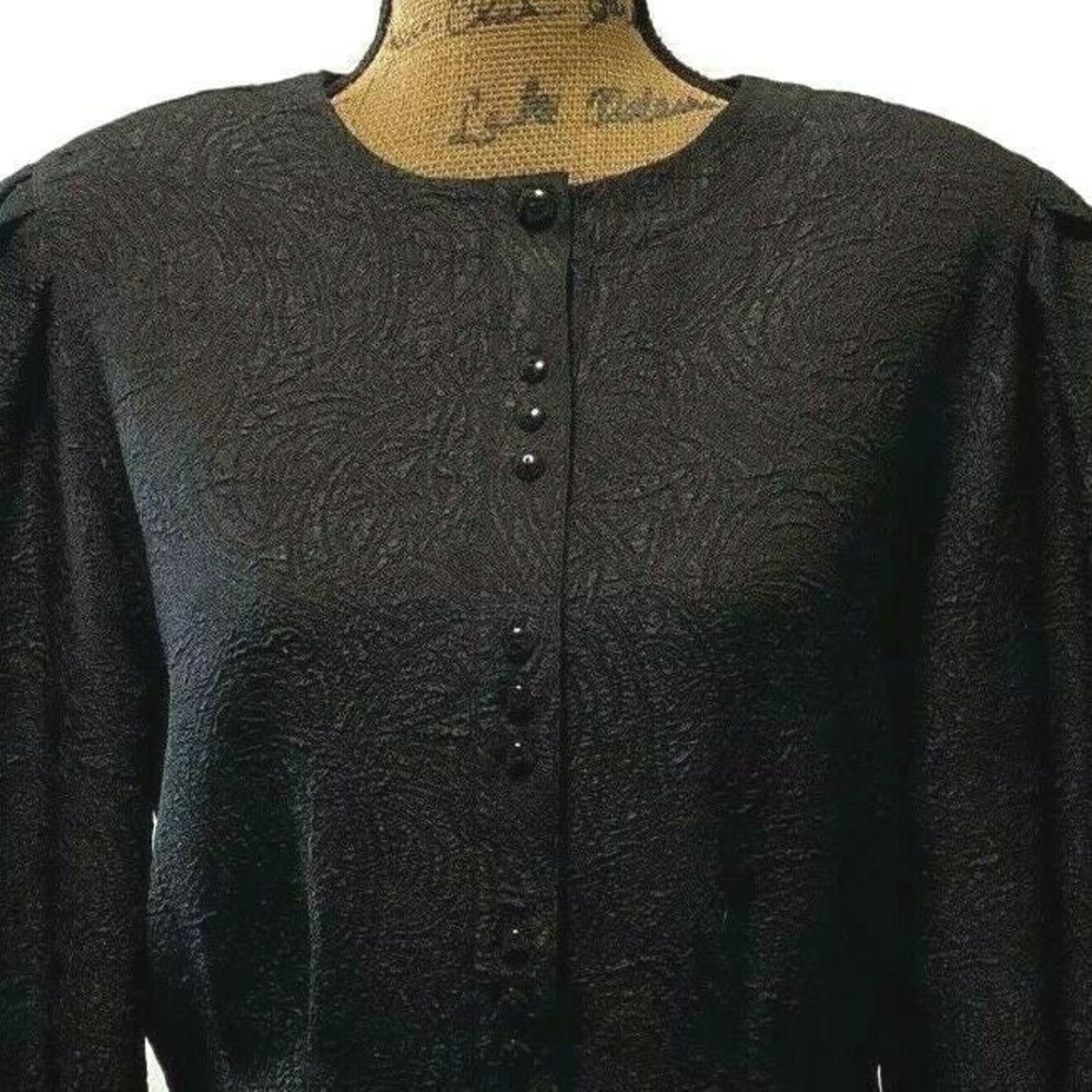 VTG Ship N Shore Blouse 8 Black Embossed Fitted Waist Puff Sl Button Top - Picture 2 of 10